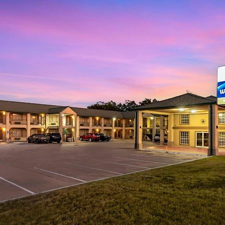 Best Western Executive Inn Hallettsville Bagian luar foto