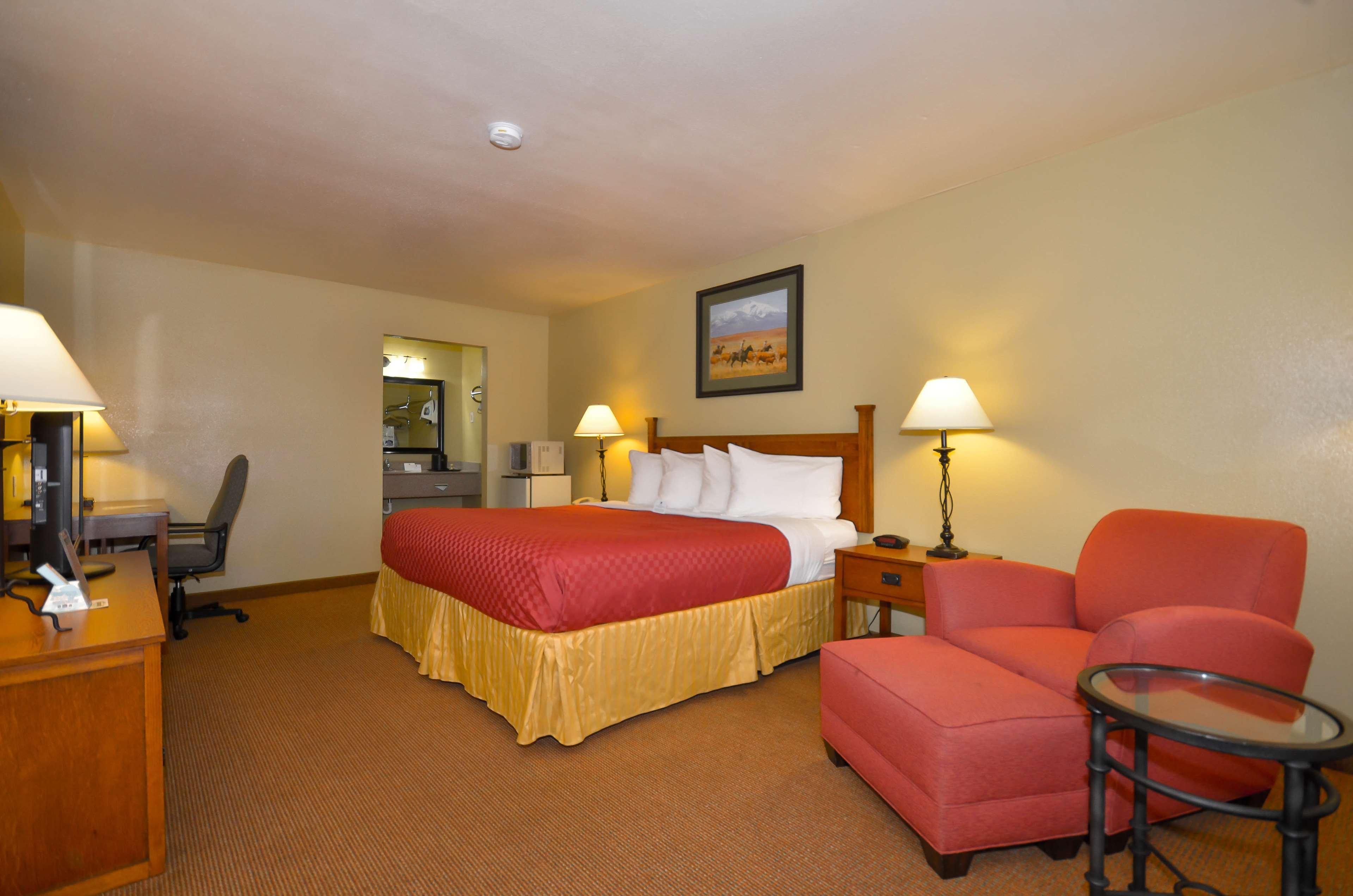 Best Western Executive Inn Hallettsville Bagian luar foto