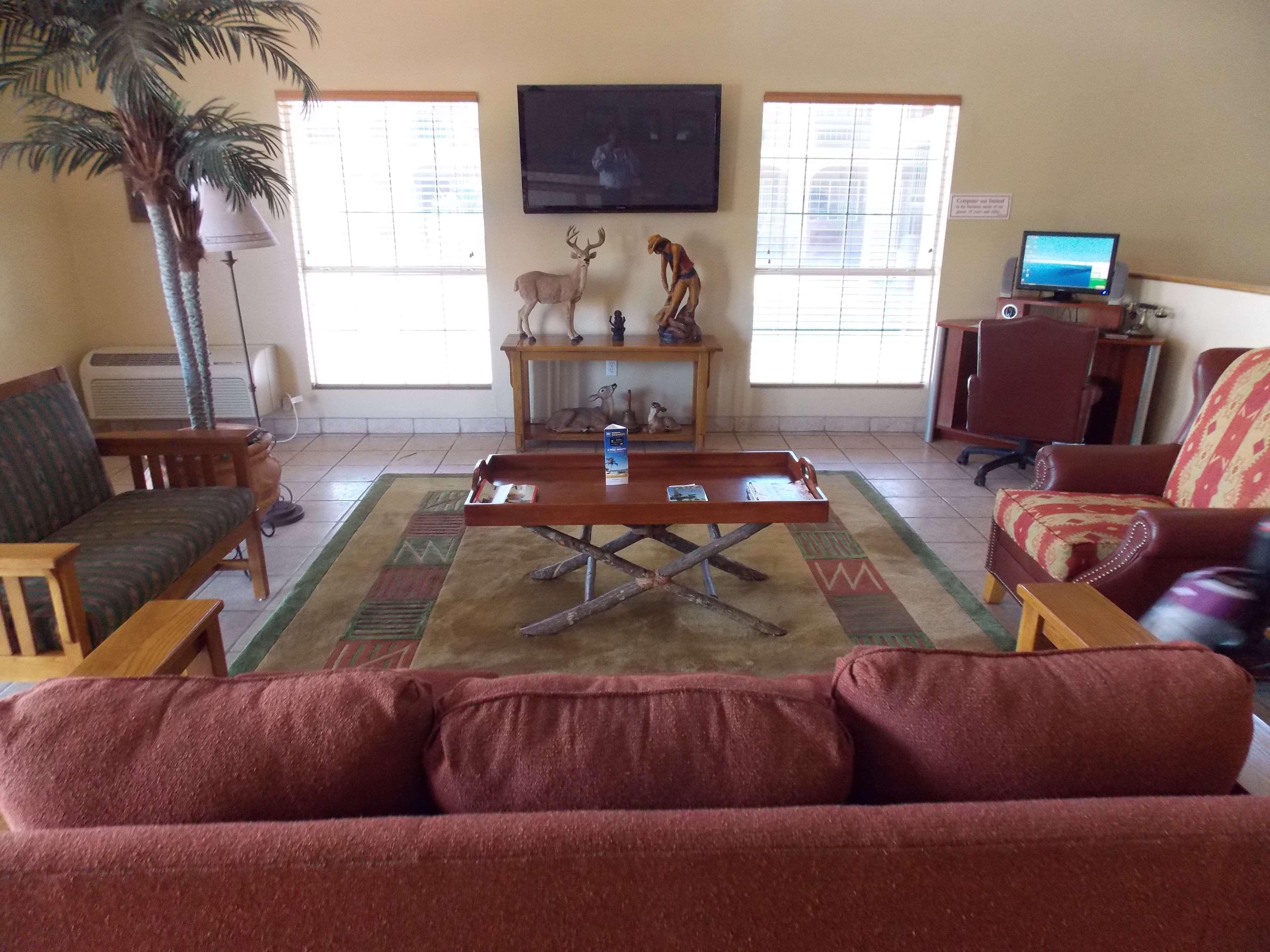 Best Western Executive Inn Hallettsville Bagian luar foto
