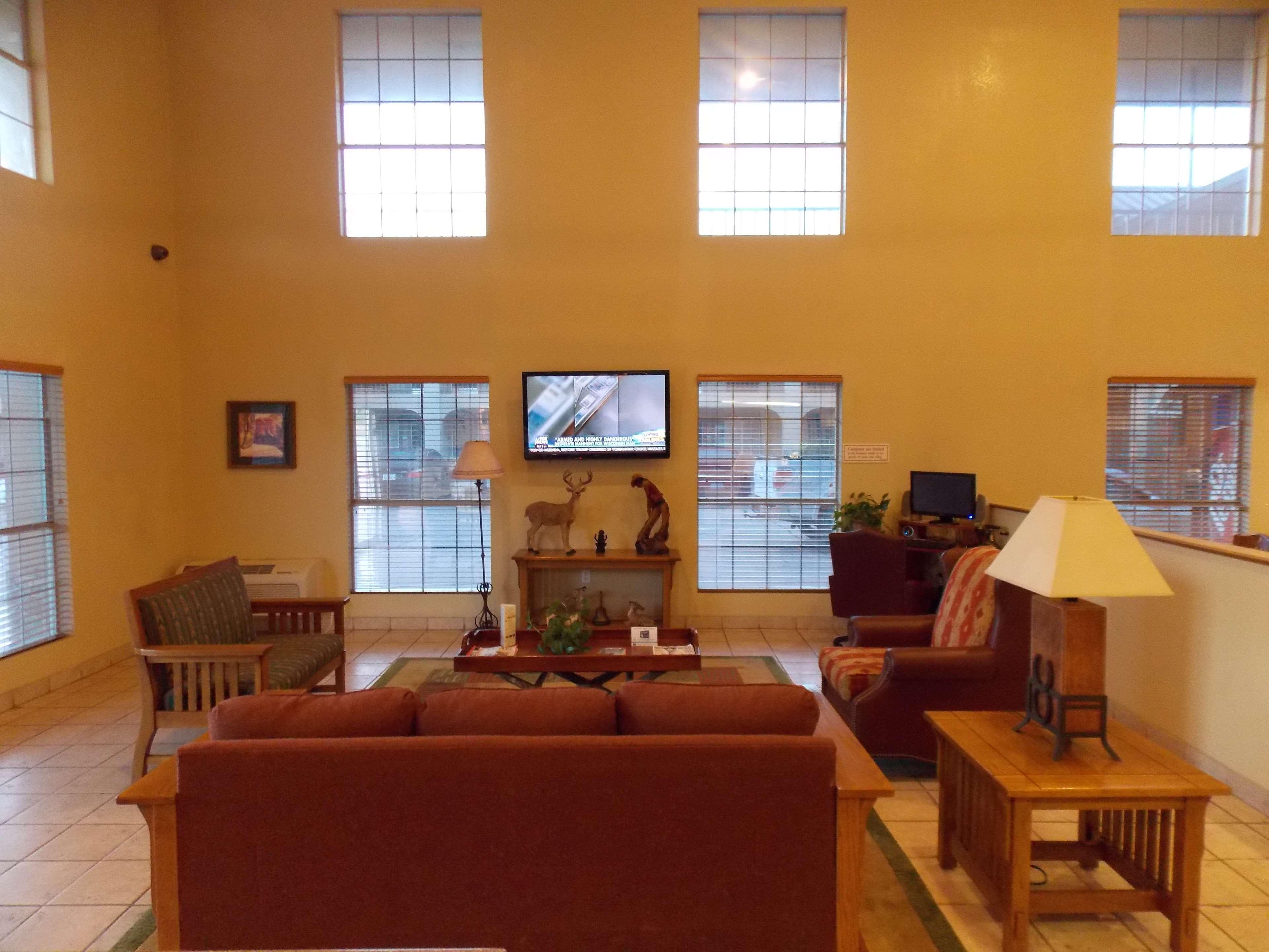 Best Western Executive Inn Hallettsville Bagian luar foto