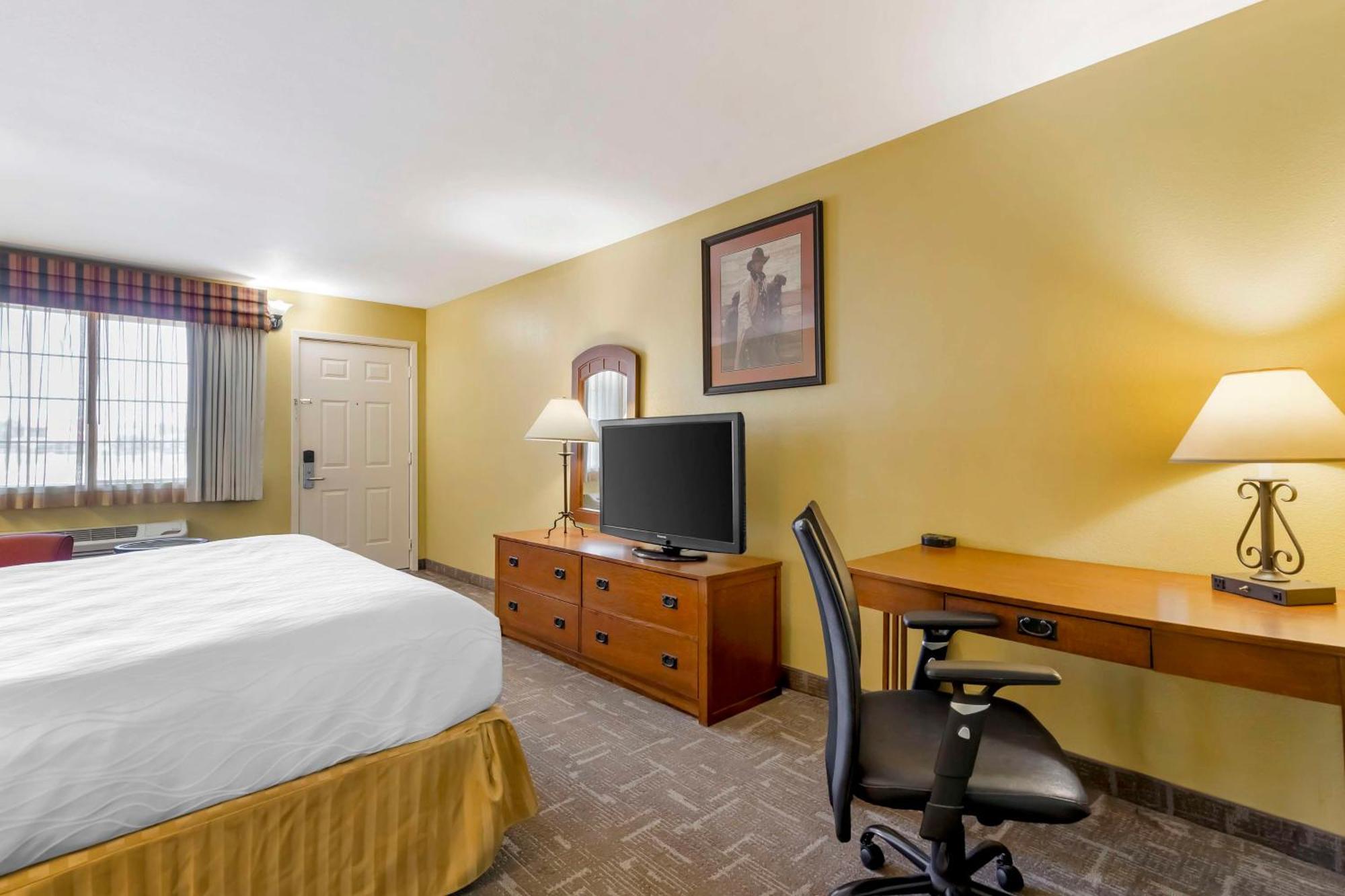 Best Western Executive Inn Hallettsville Bagian luar foto