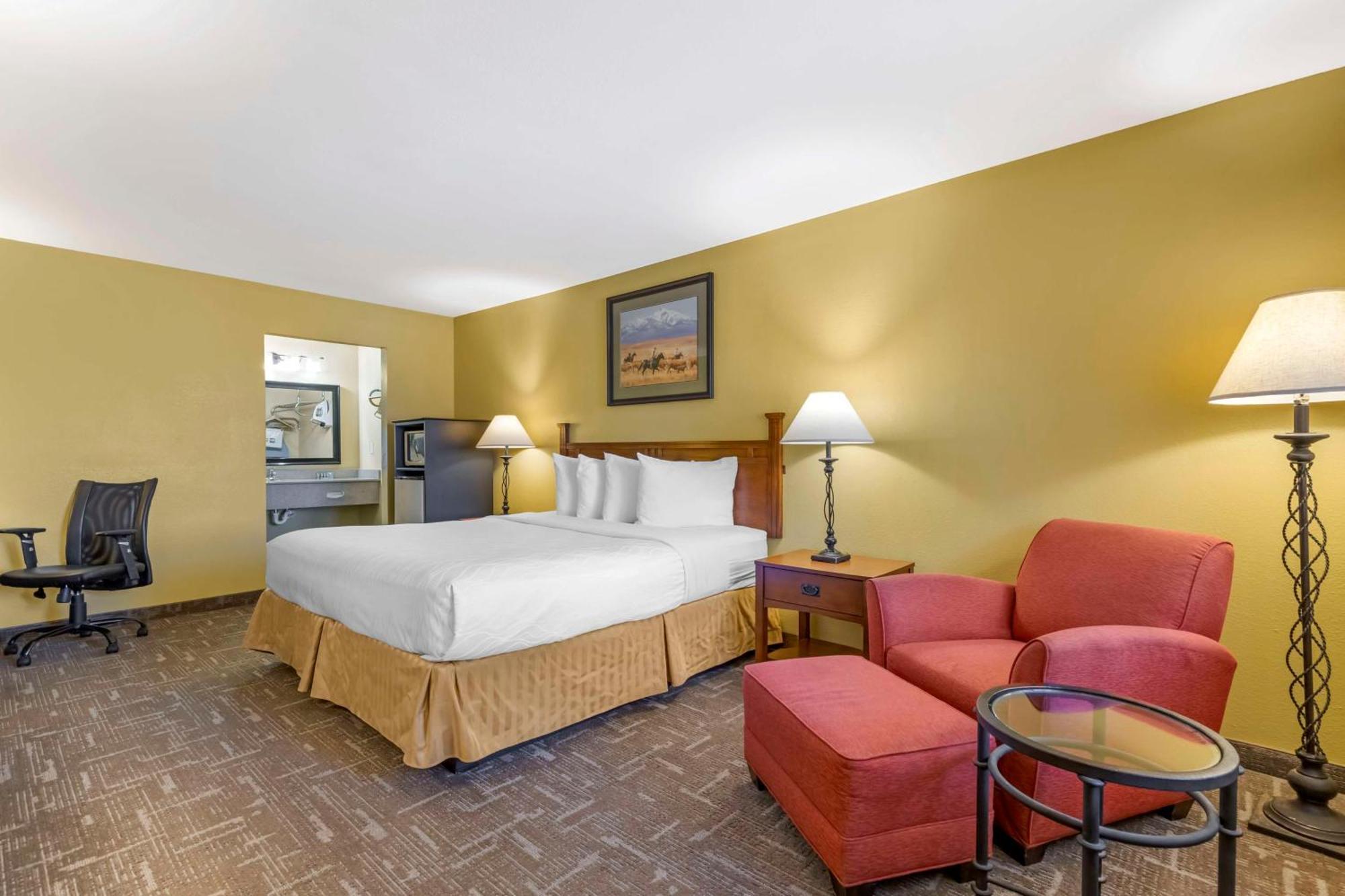 Best Western Executive Inn Hallettsville Bagian luar foto