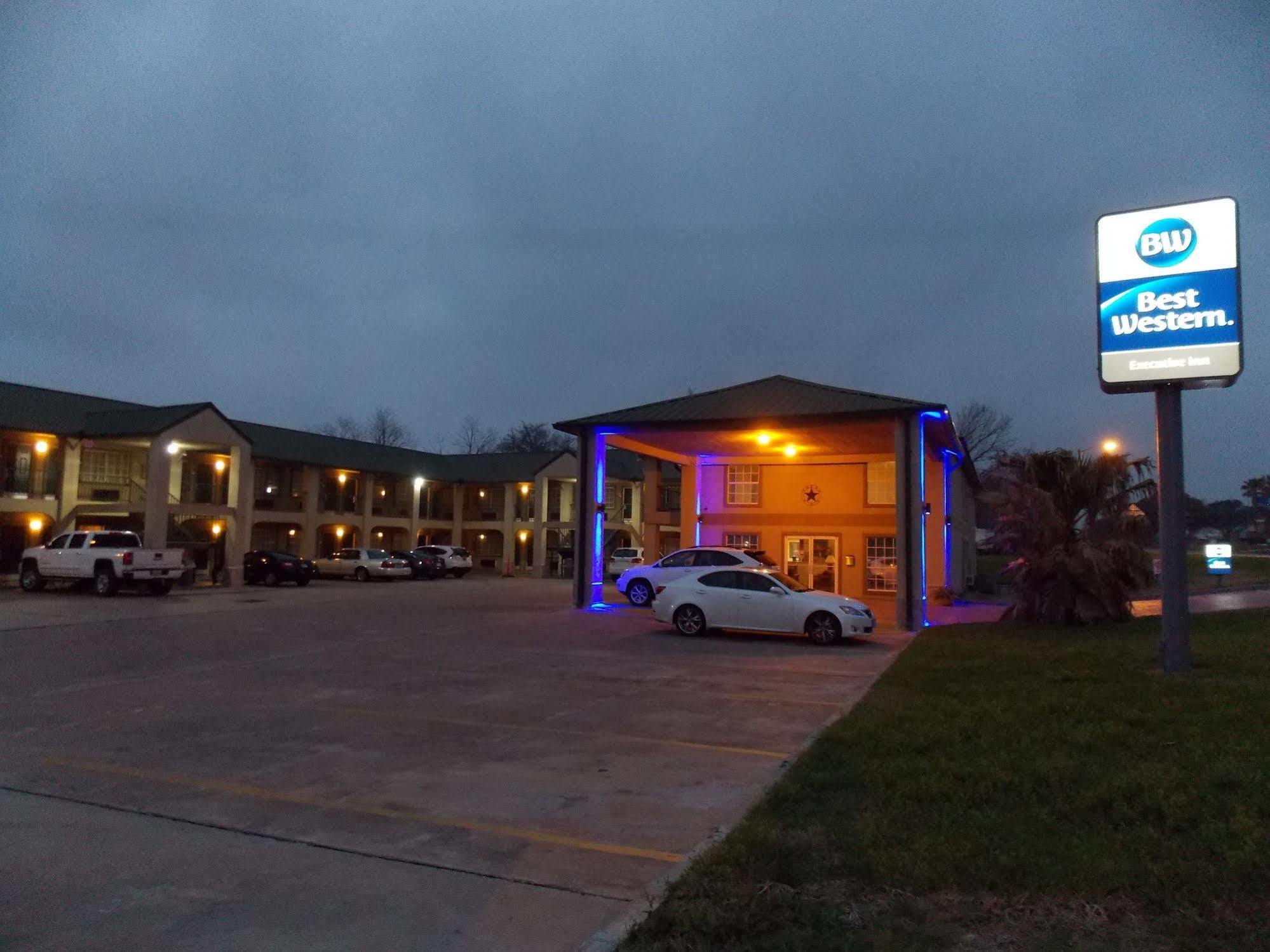 Best Western Executive Inn Hallettsville Bagian luar foto